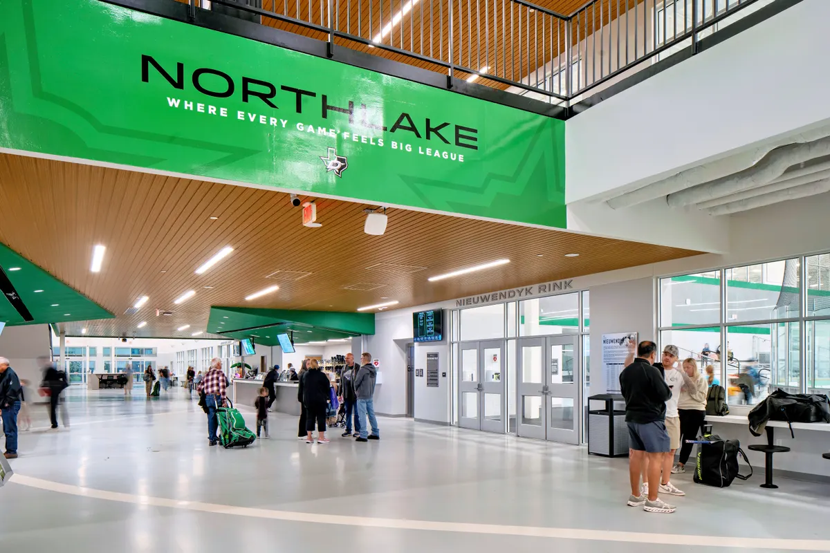 The main concourse outside Nieuwendyk Rink
